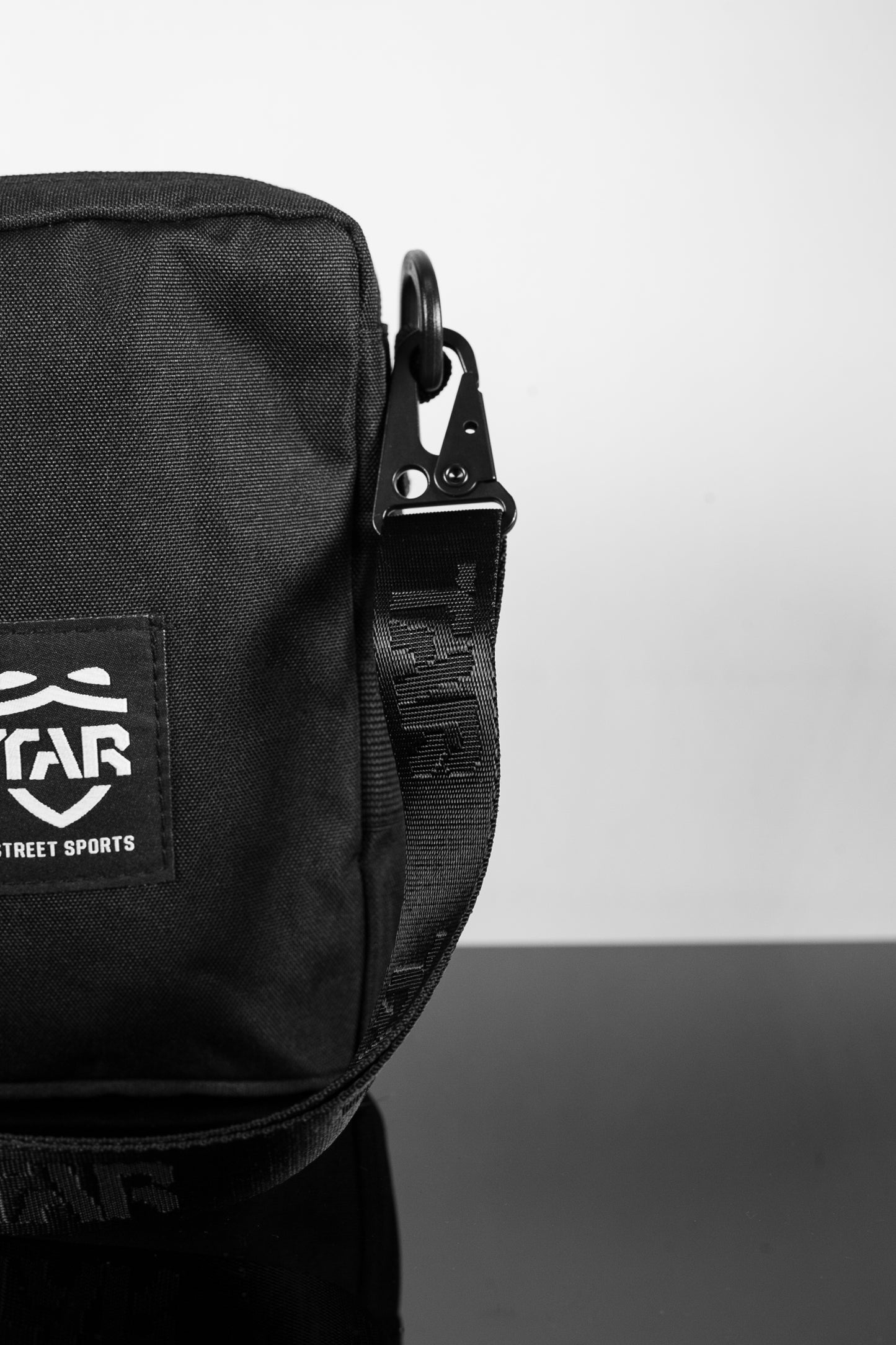 TAR Street Sports 2 Can Smell Proof Bag Pouch