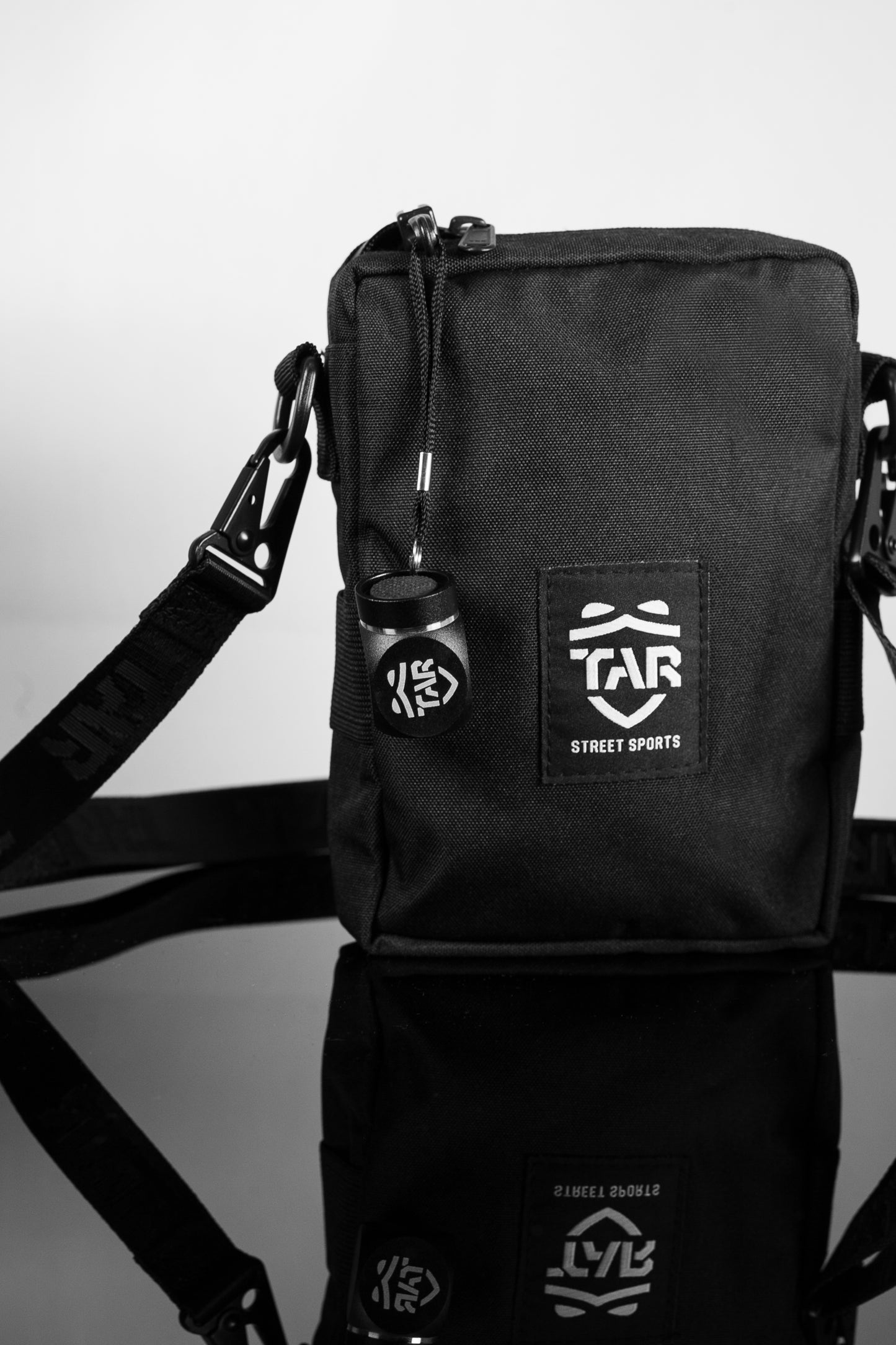 TAR Street Sports 2 Can Smell Proof Bag Pouch