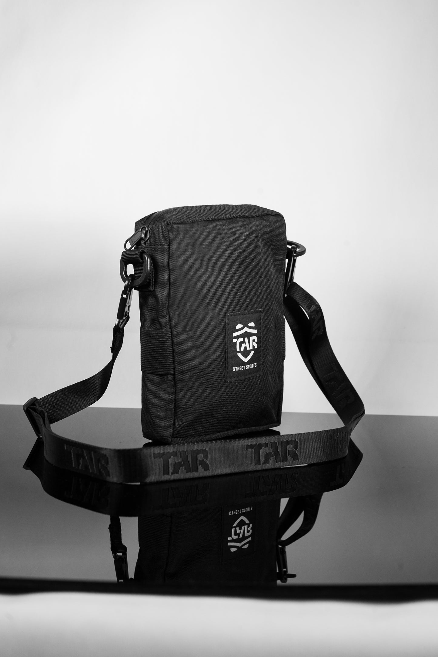 TAR Street Sports 2 Can Smell Proof Bag Pouch