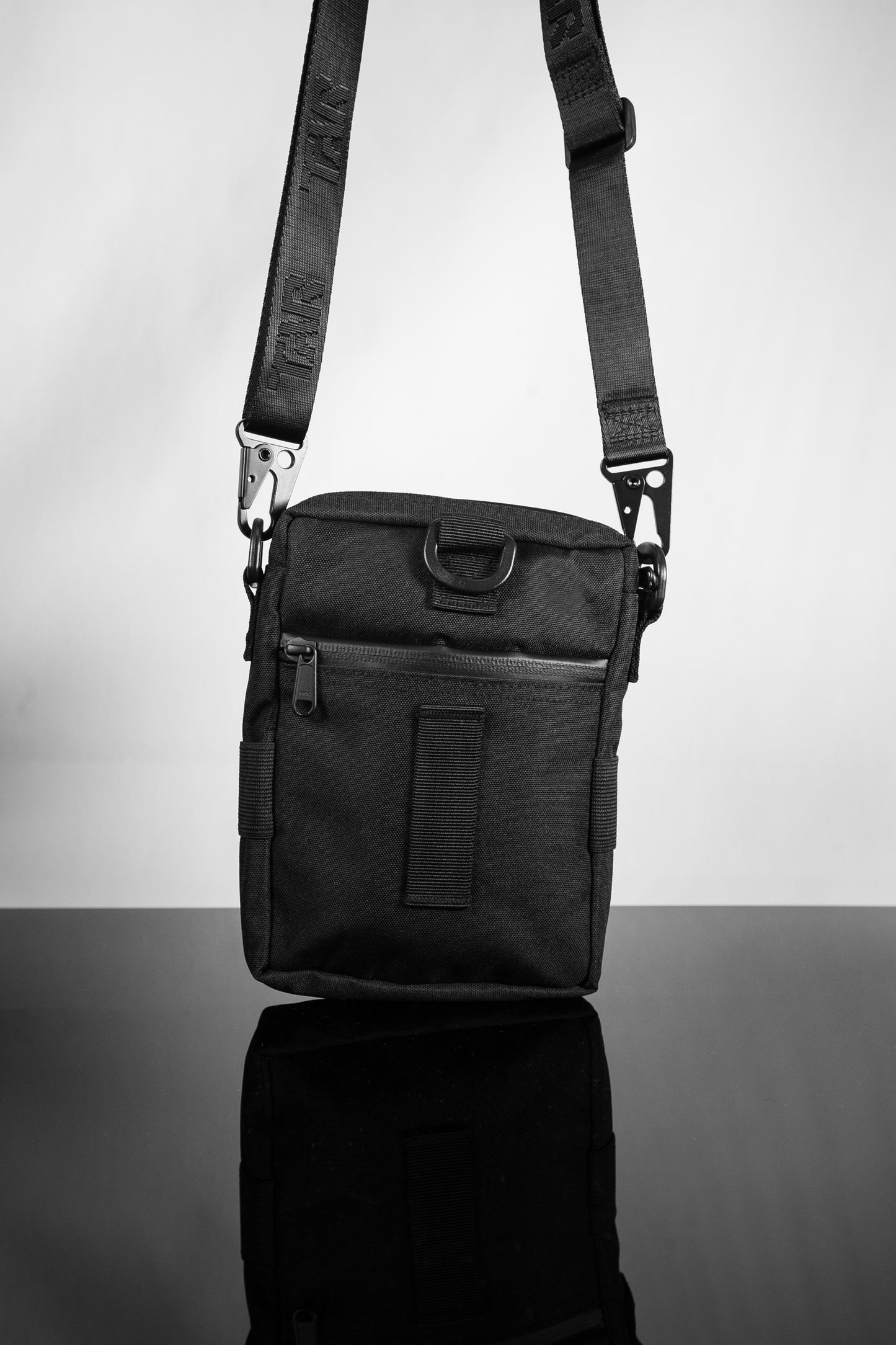 TAR Street Sports 2 Can Smell Proof Bag Pouch